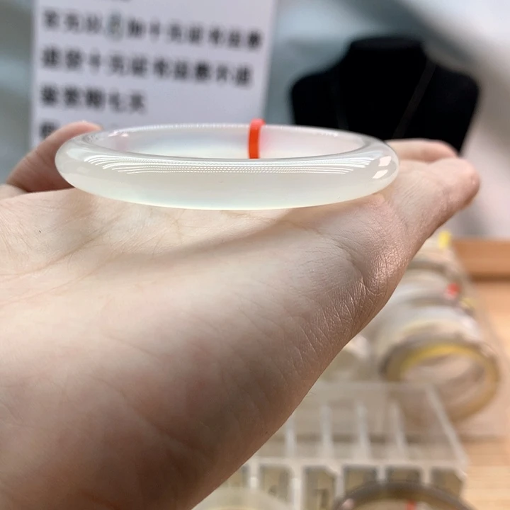 玛瑙/玉髓手镯未镶嵌温*
