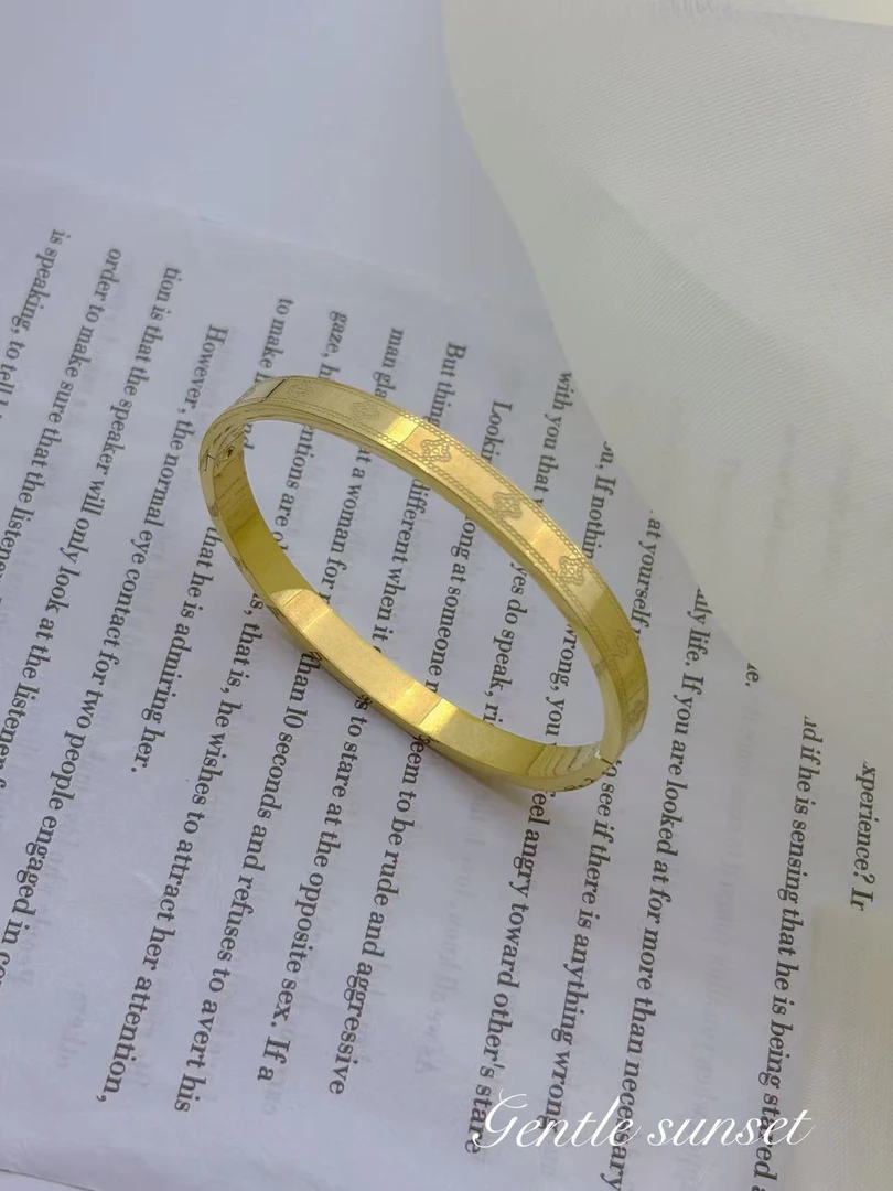 钛钢手镯 【Kiss娜】钛钢3550精美小花椭圆开合手镯