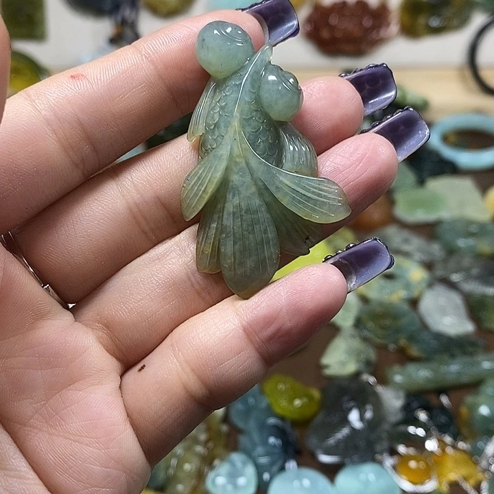 蛇纹石玉吊坠未镶嵌