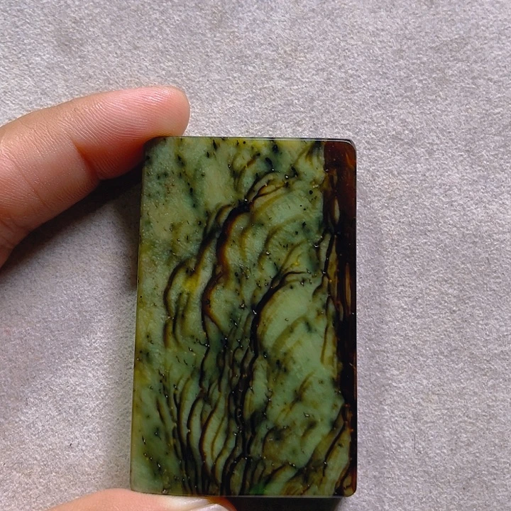 子***情未镶嵌蛇纹石玉泰山玉