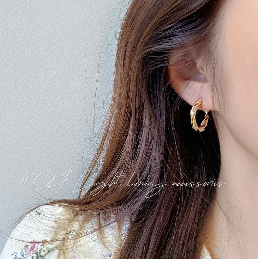 铜合金耳饰 MCK 2025新款爆款轻奢高级感小众独特耳圈耳饰M-17