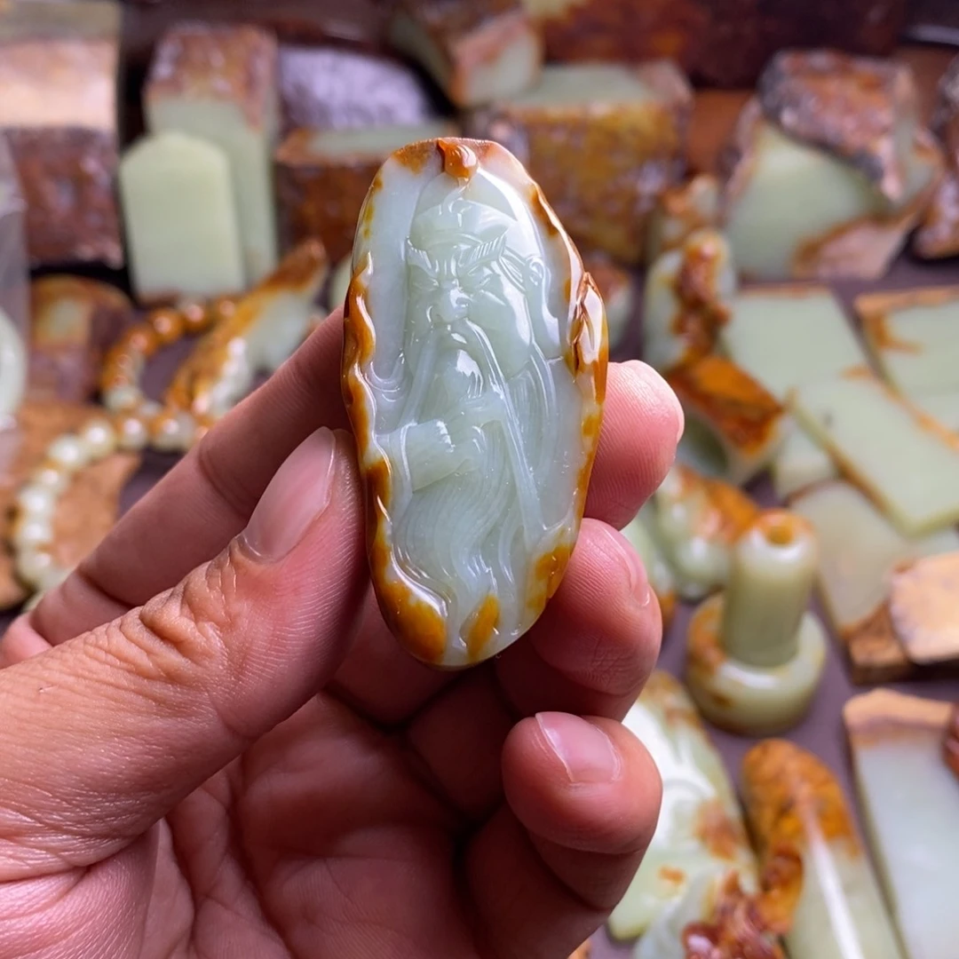 【闪购商品】未镶嵌岫岩河磨玉（透闪石质玉）挂件东*