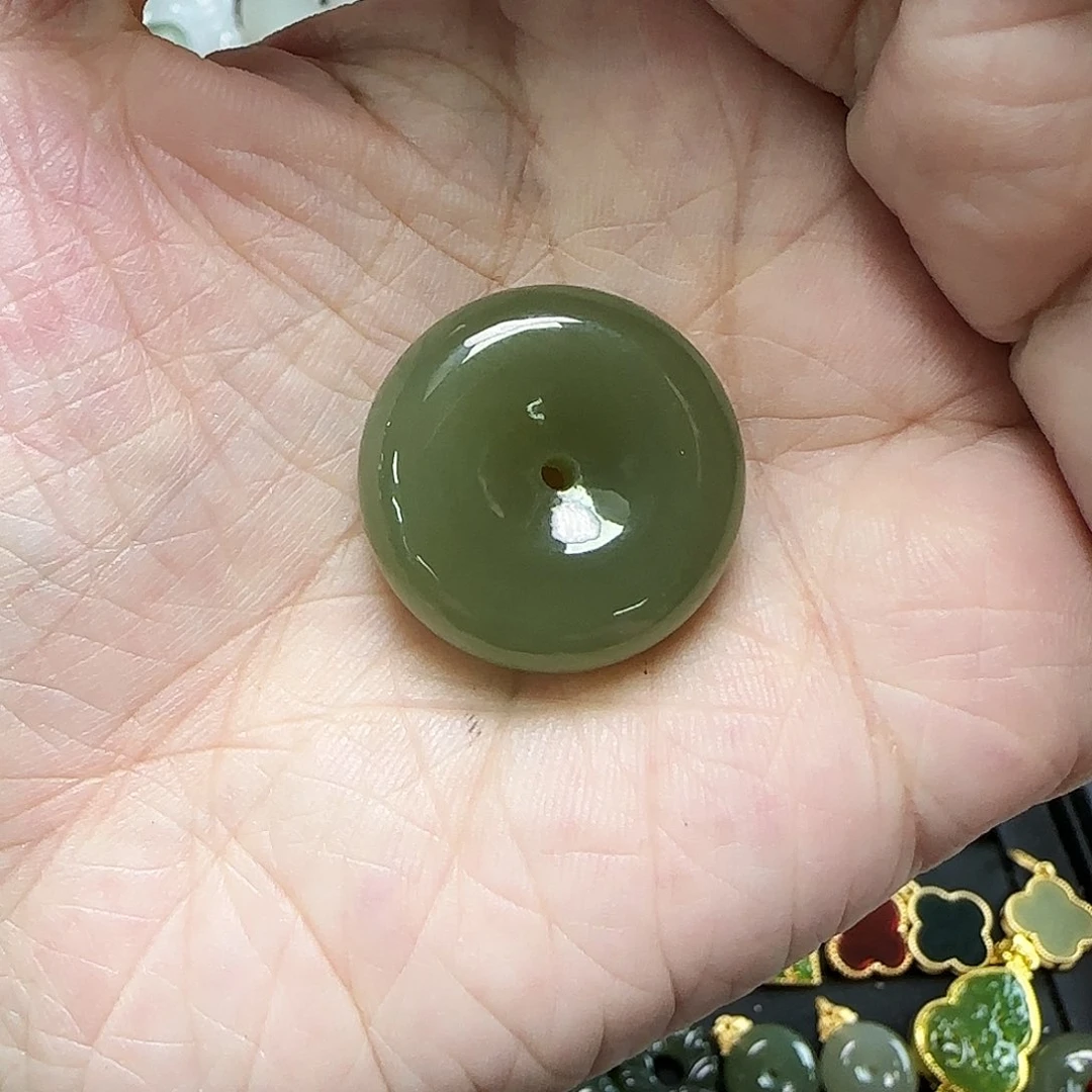和田玉未镶嵌吊坠(不含链)1*月