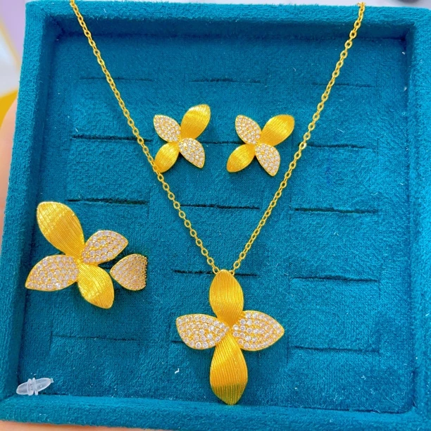 铜合金项链 2022新款三件套首饰耳环项链戒指爆款白搭时尚金色