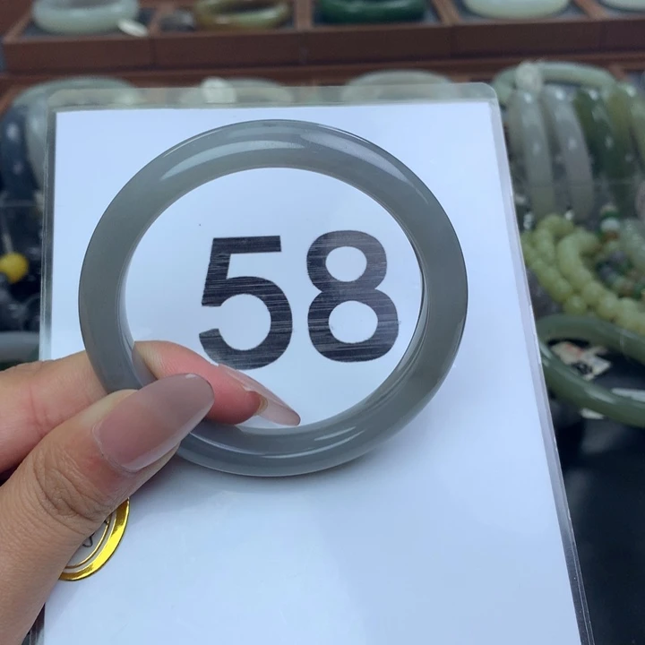 未镶嵌手镯和田玉10