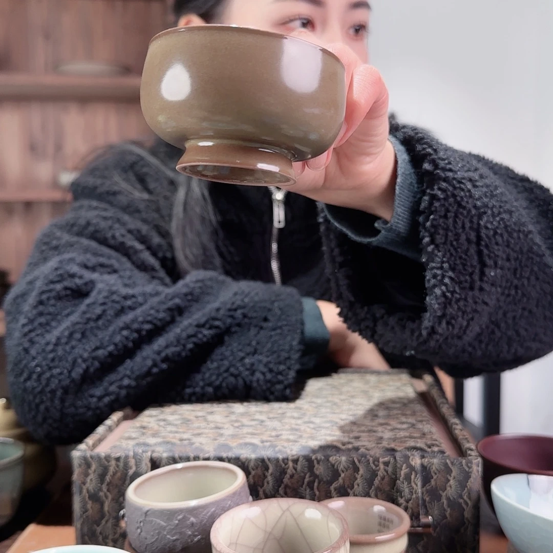 瓷摆件小高脚杯q111