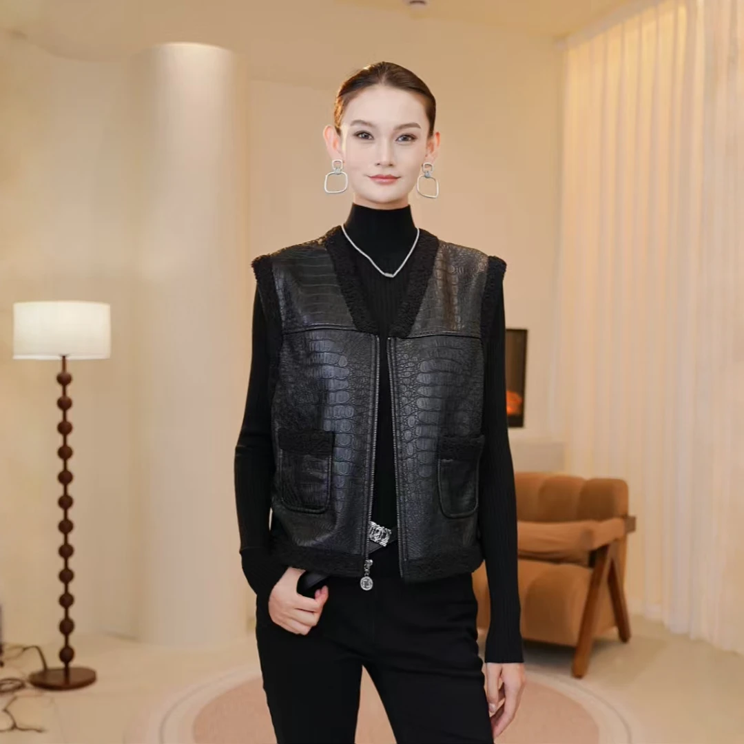 limil/丽米儿环保肌理感毛绒内里黑色马甲女940030