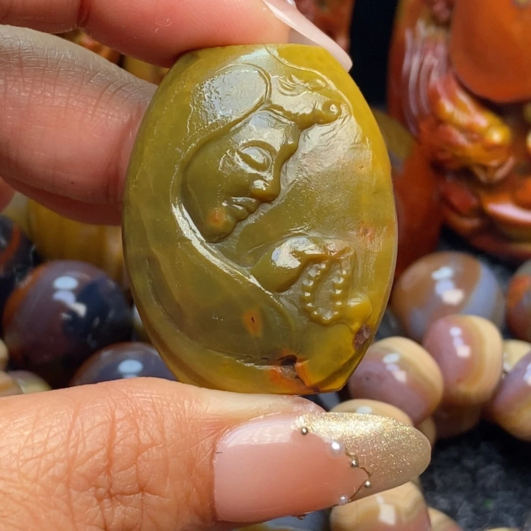 玛瑙/玉髓颈饰未镶嵌天*间战国红