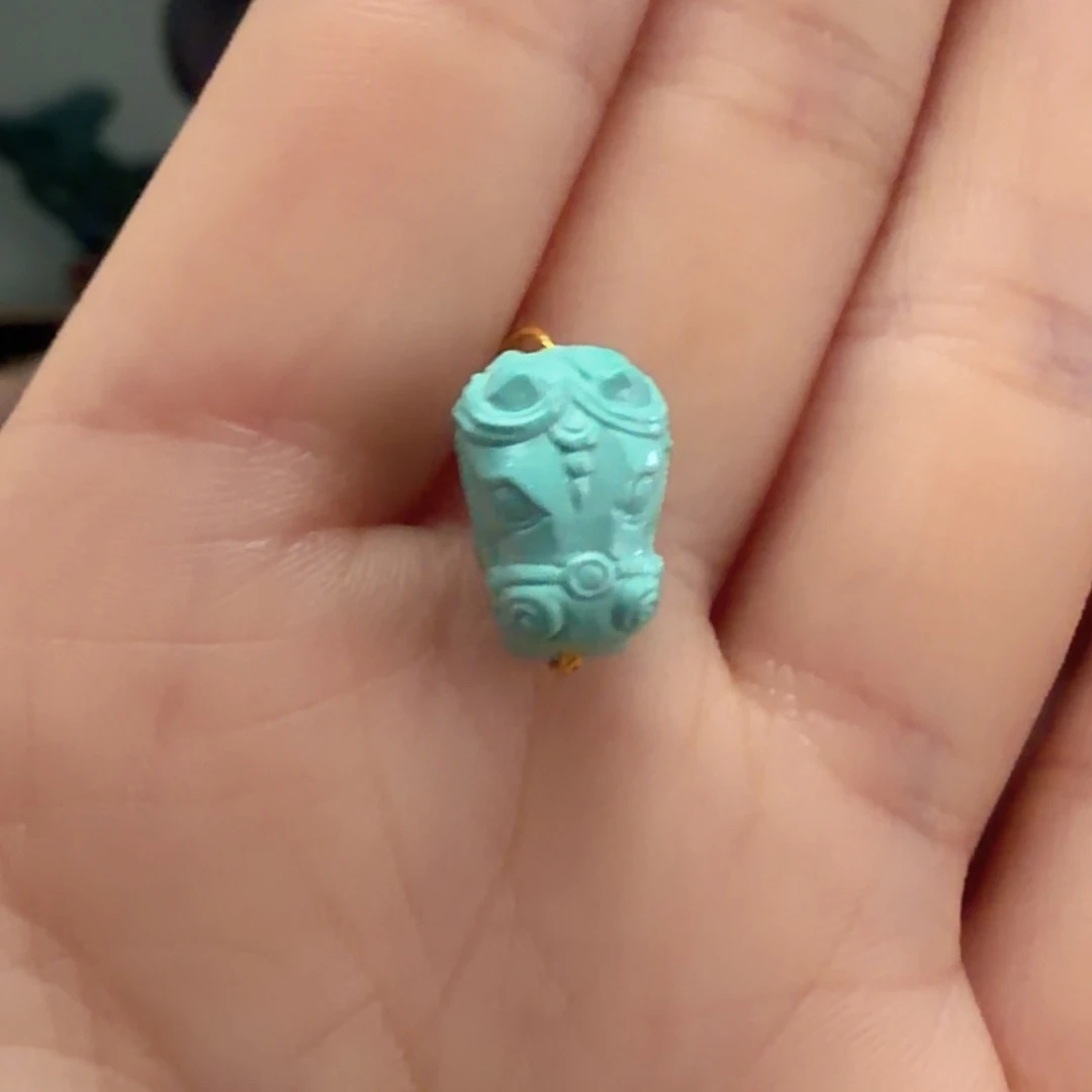 绿松石未镶嵌颈饰