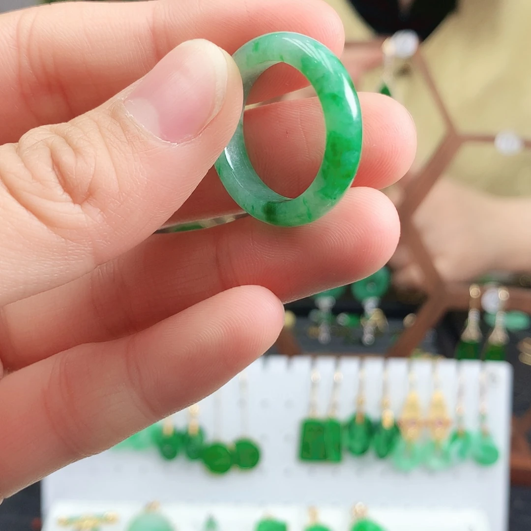 翡翠戒指未镶嵌戒指