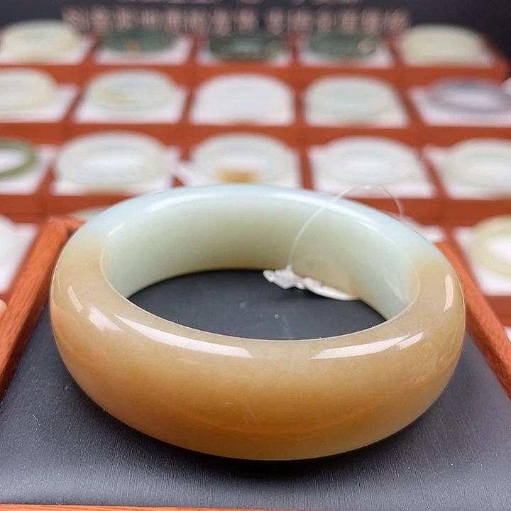 和田玉手镯未镶嵌新疆且末