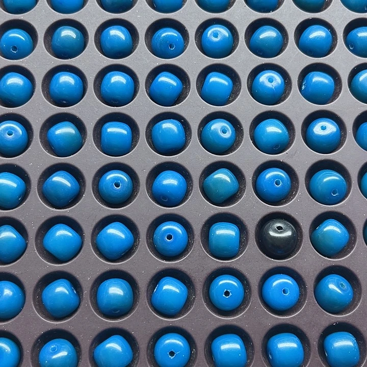 白玉菩提吊坠微瑕10蓝色妖姬桶130