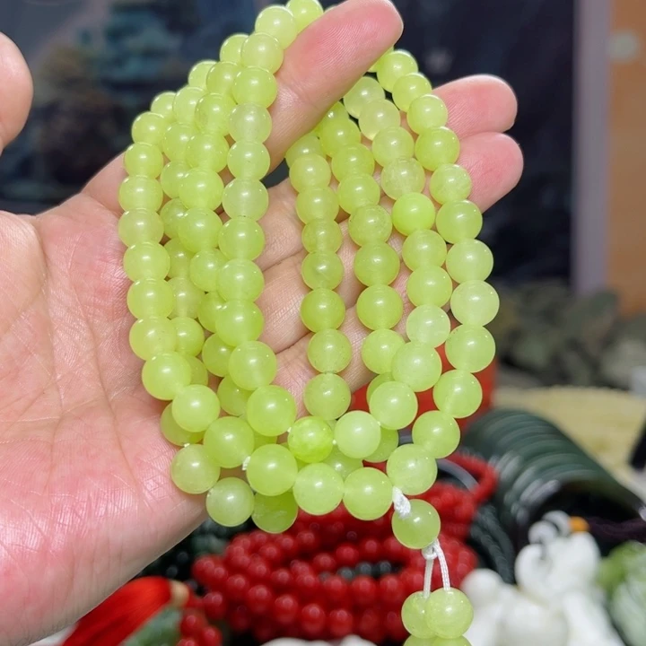 蛇纹石玉颈饰未镶嵌欧****哥