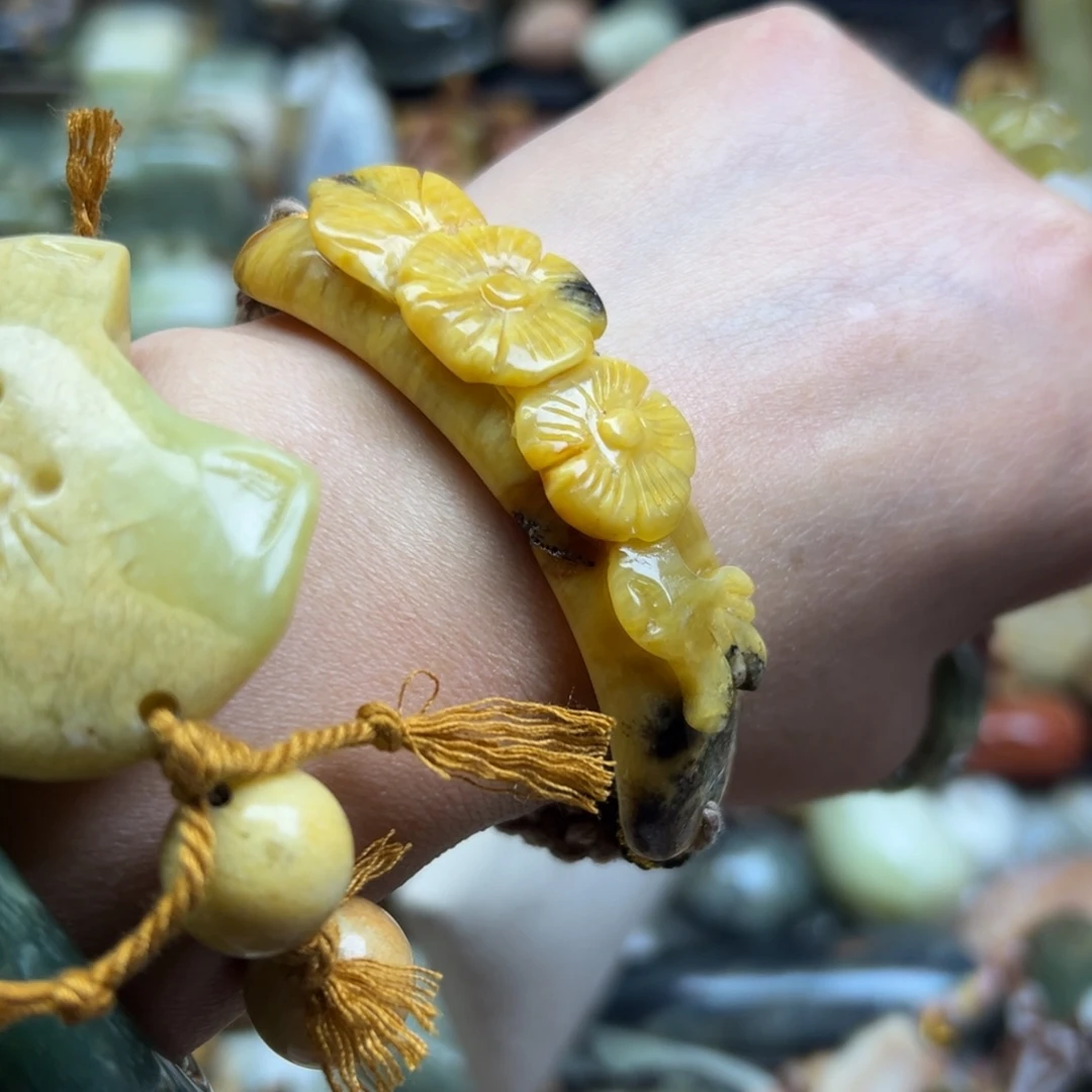 背****岫玉未镶嵌颈饰辽阳水草花手牌