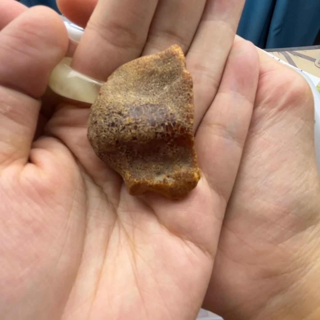 未镶嵌琥珀裸石觀***嘟陈