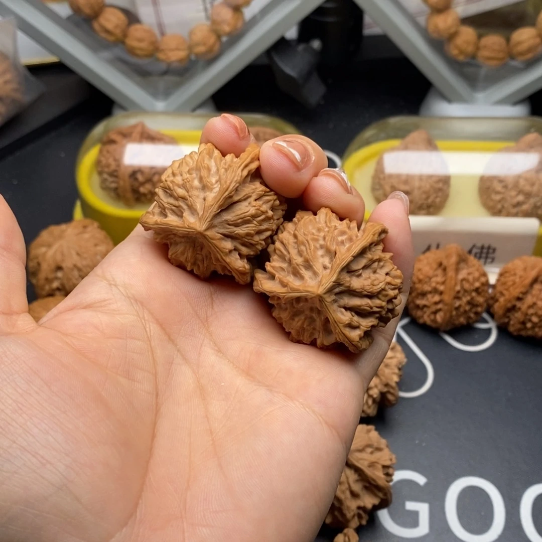 文玩核桃把件三棱36