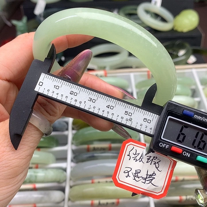 蛇纹石玉手镯未镶嵌1012