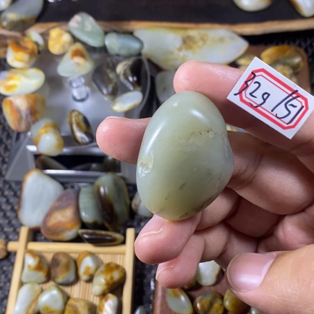 和田玉（糖玉）未镶嵌挂件