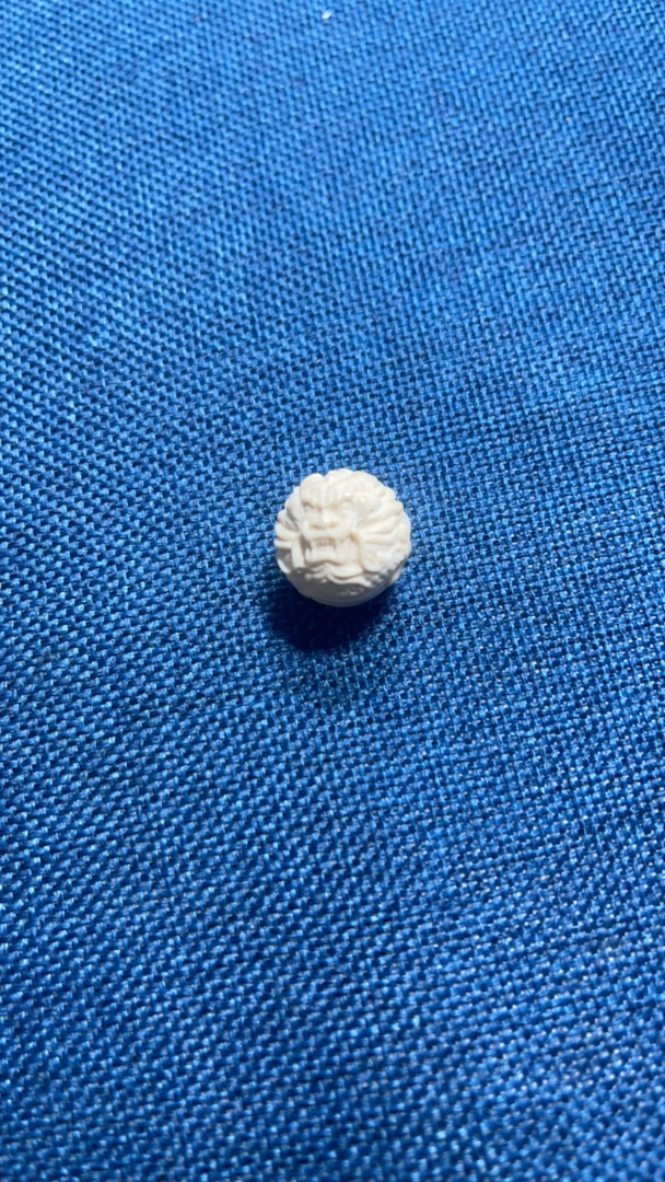 猛犸牙珠子雕刻款式一个