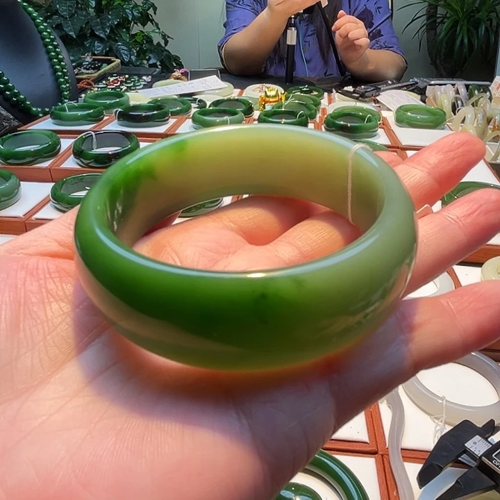 未镶嵌手镯和田玉60q k