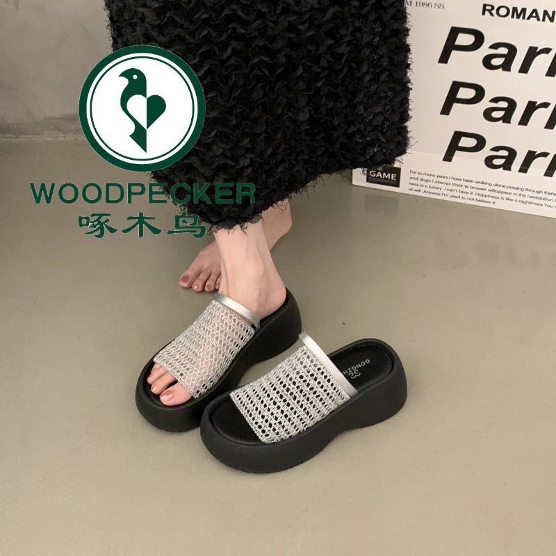 啄木鸟厚底拖鞋女夏外穿2025新款复古时尚透气网面百搭增高凉拖鞋