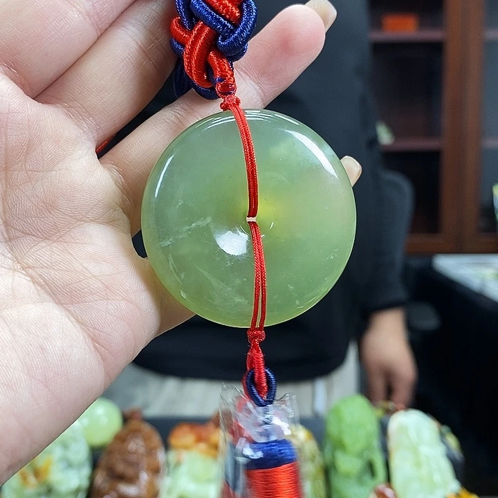 蛇纹石玉吊坠未镶嵌