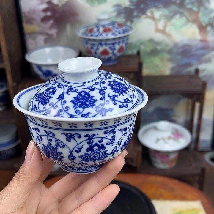 杯子青花缠枝莲盖碗