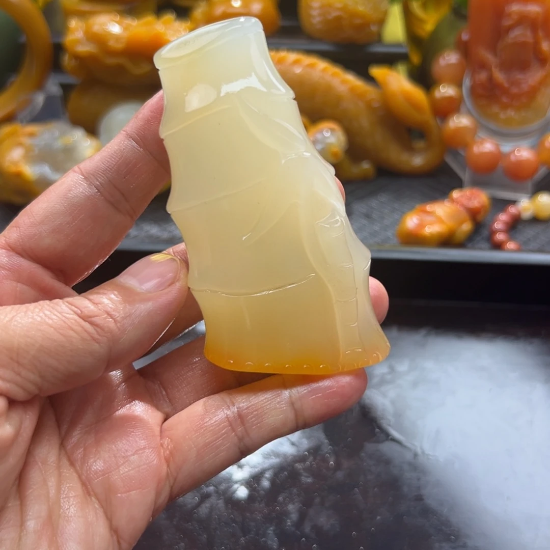石英质玉未镶嵌颈饰