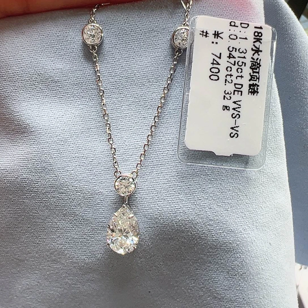 项链实验室培育钻石18K金镶嵌1.315ct培育钻石水滴项链