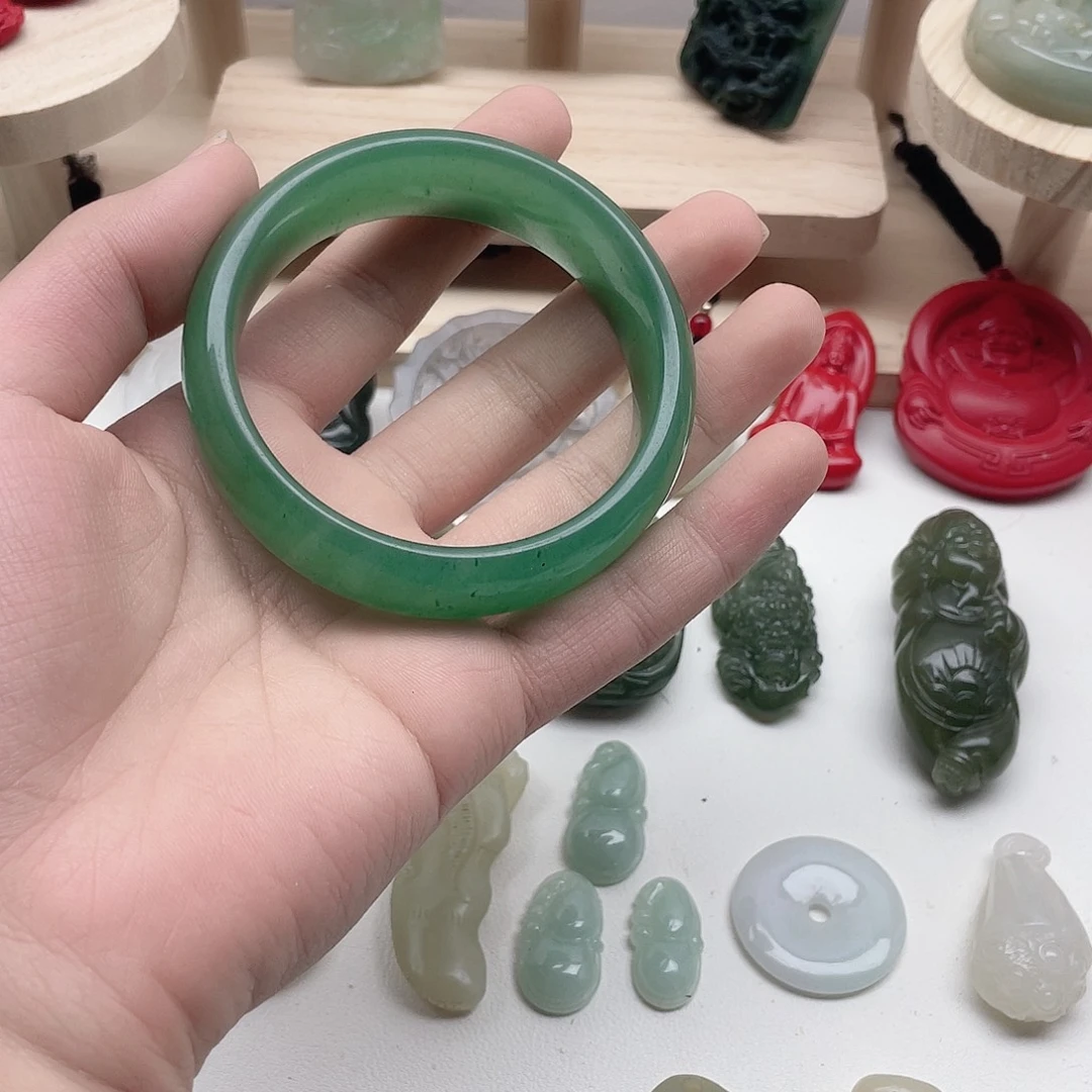 东陵石未镶嵌颈饰