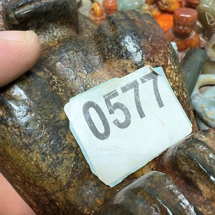 蛇纹石玉颈饰未镶嵌山**家