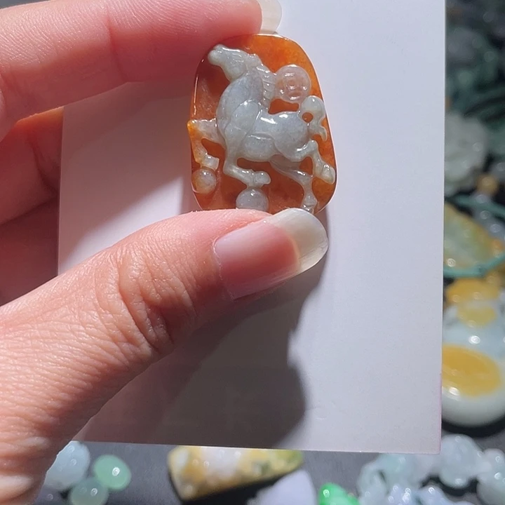 颈饰未镶嵌翡翠天