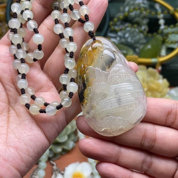 蛇纹石玉吊坠合金