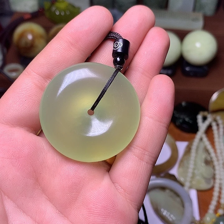 未镶嵌岫玉岫玉吊坠