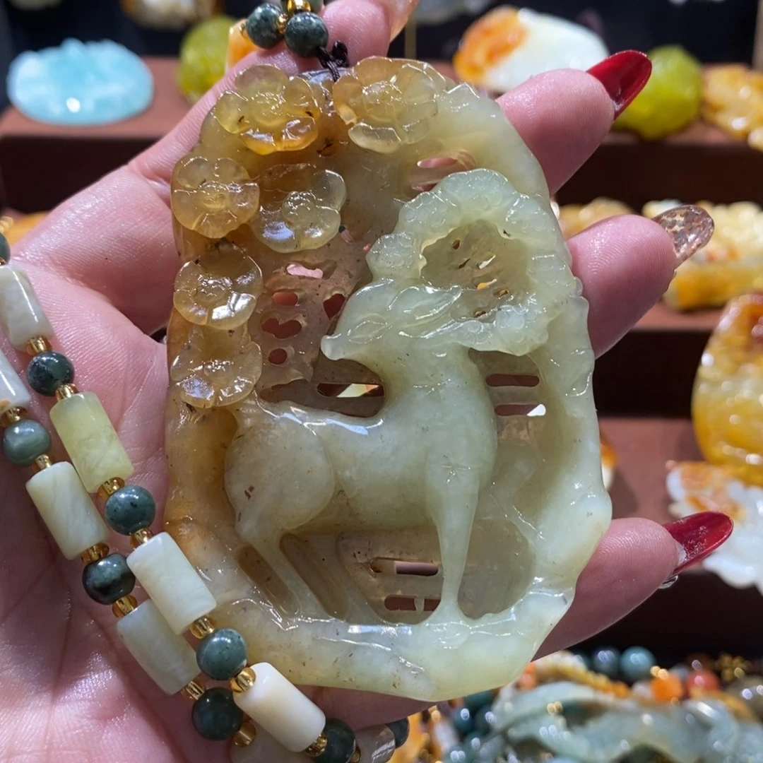 蛇纹石玉颈饰未镶嵌