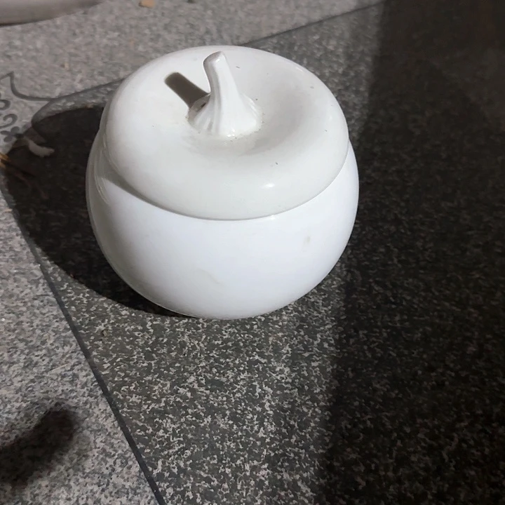 瓷片陶瓷盘子碗啥都有