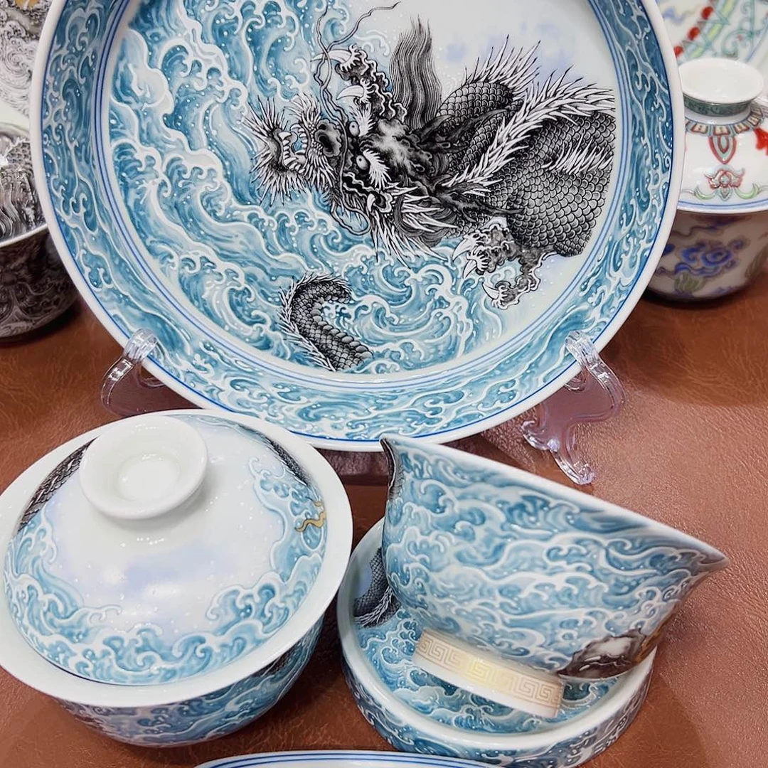 摆件景德镇市和上海浦东国际机场的