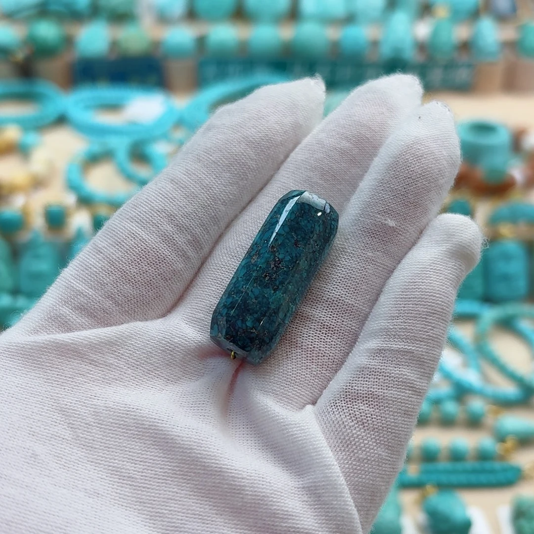 绿松石未镶嵌珠宝奇石