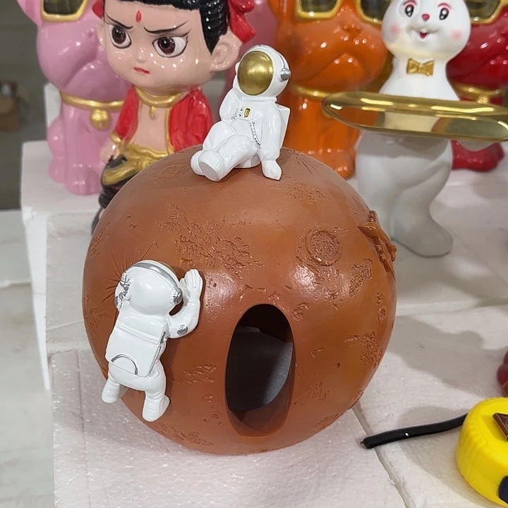 树脂太空人纸巾盒