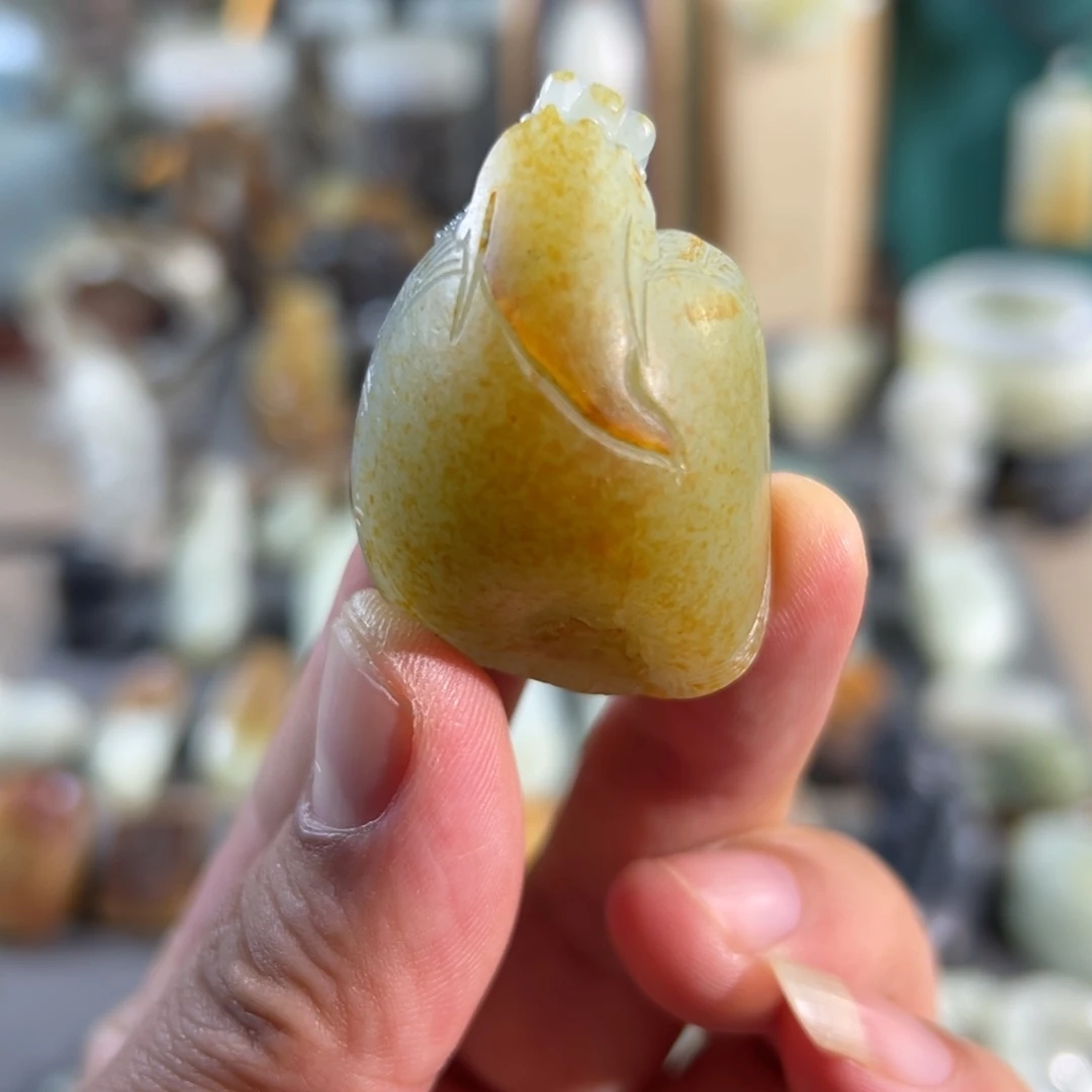 和田玉未镶嵌颈饰真皮真色