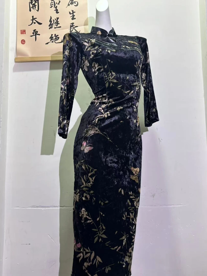 1297 【长袖】 黑色 镂空 蝴蝶扣 水滴领 丝绒 旗袍