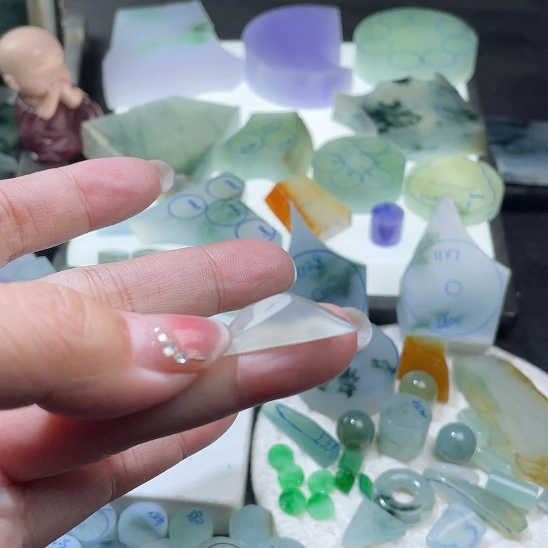 桃***子定制翡翠未镶嵌珠子