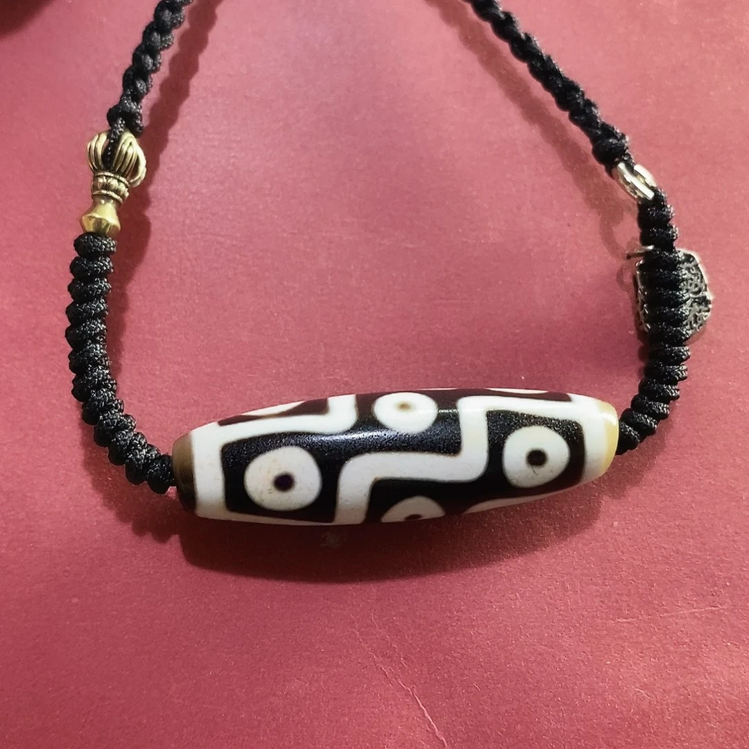 卿***至玛瑙/玉髓未镶嵌颈饰行运九眼