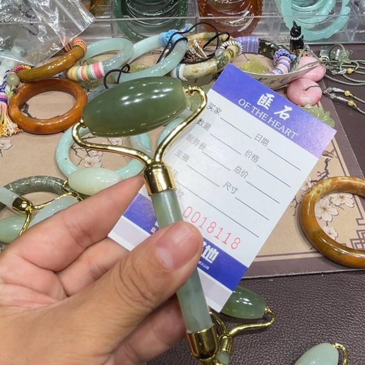 未镶嵌手镯和田玉（碧玉）