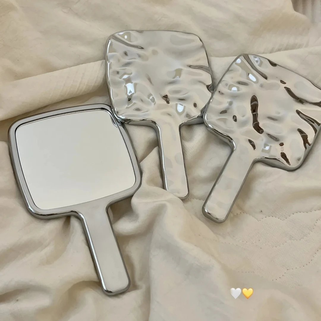 有点小高级~ins风银色镜子手柄镜子迷你手持便携手拿化妆镜水波纹
