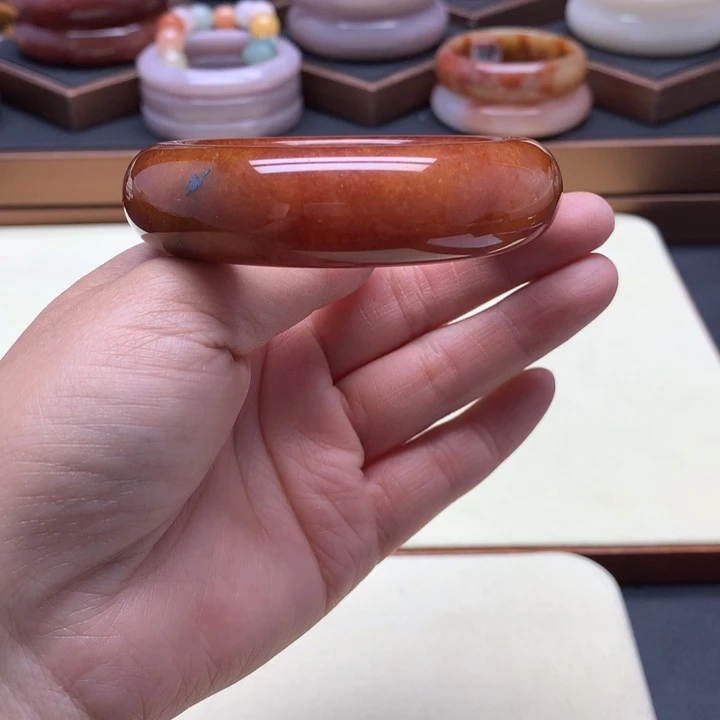 石英质玉（佘太翠）手镯未镶嵌