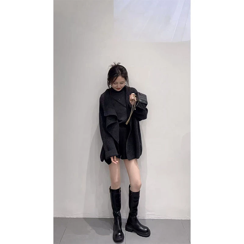 秋季时尚韩系设计感通勤风修身显瘦外套上衣休闲简约高腰短裤套装