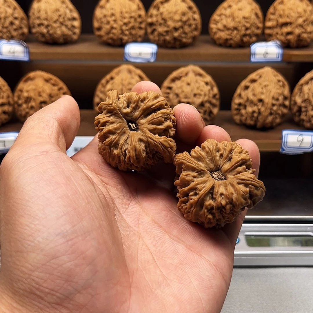 ️***舖吊坠文玩核桃新宇南将石40收藏