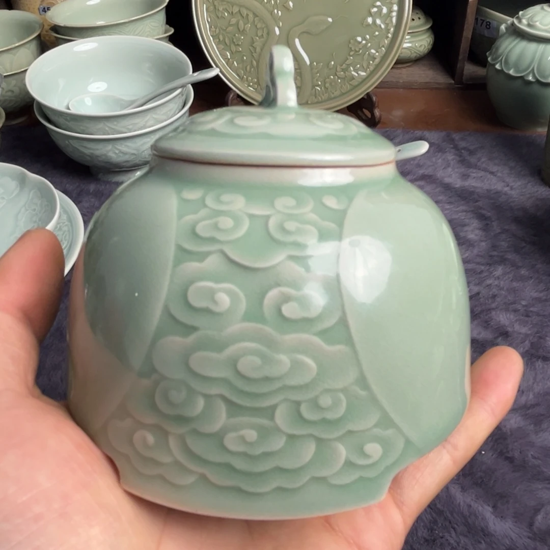 瓷祥云纹茶叶罐特价