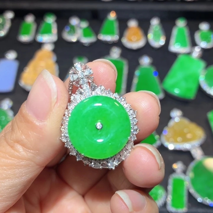 翡翠18K金镶嵌吊坠(不含链)翡翠